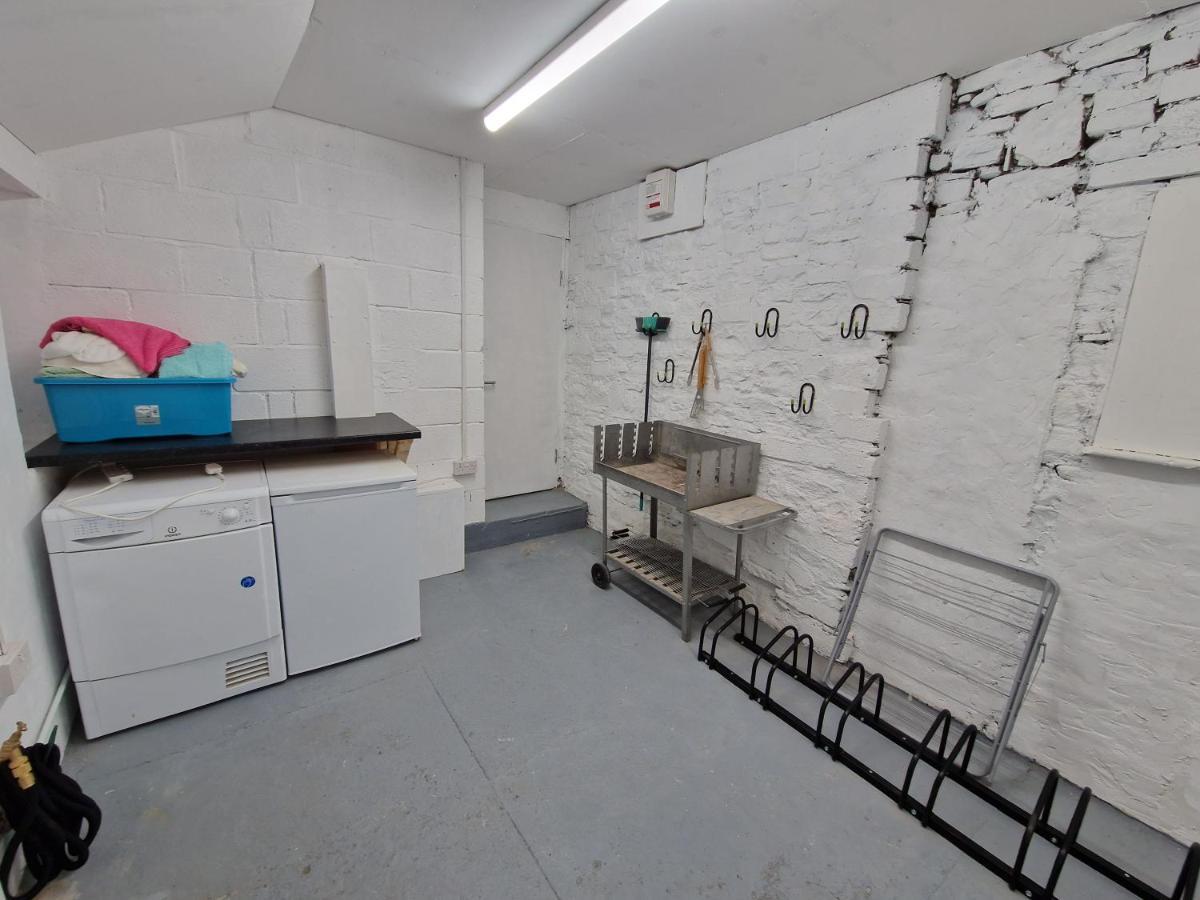 Lewis Gethin House, Newly Renovated Cottage Sleeps 9, Close To Bike Park Wales เมอเทอร์ทิดฟิล ภายนอก รูปภาพ